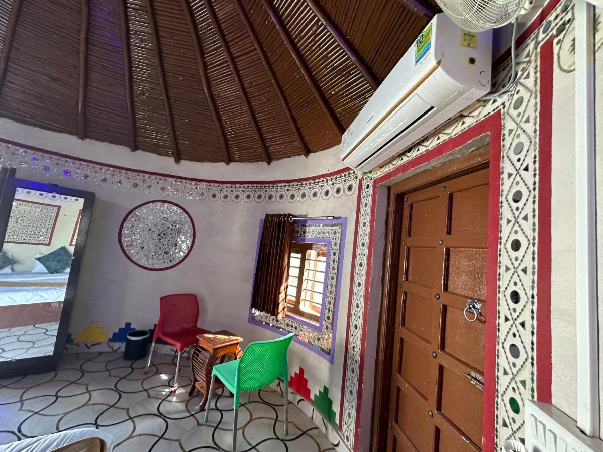 Modhera Sunrise Resort - Tents Bhungas Jungle Restaurants & Candlelight Dining Kalri Eksteriør billede