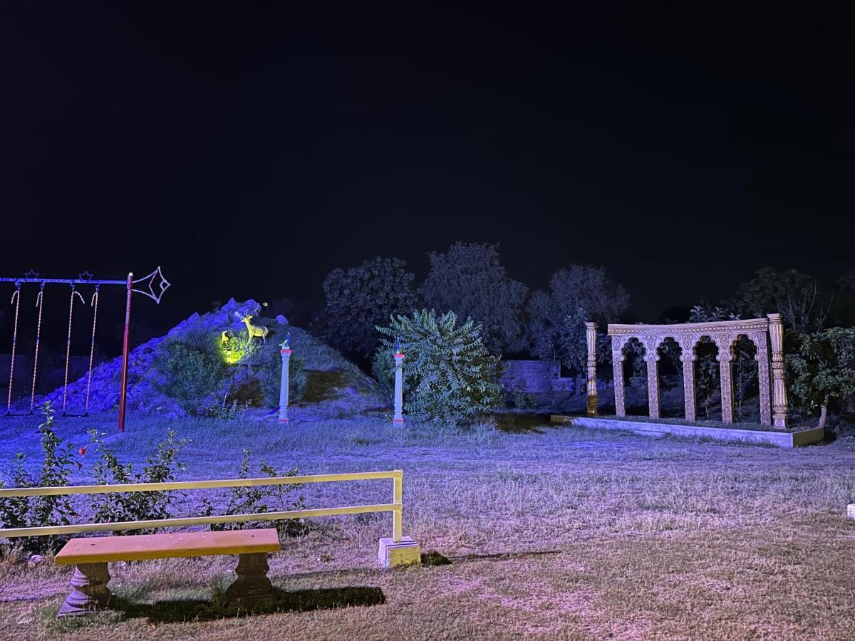 Modhera Sunrise Resort - Tents Bhungas Jungle Restaurants & Candlelight Dining Kalri Eksteriør billede