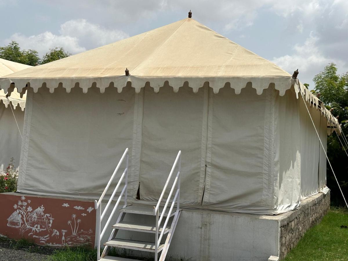 Modhera Sunrise Resort - Tents Bhungas Jungle Restaurants & Candlelight Dining Kalri Eksteriør billede