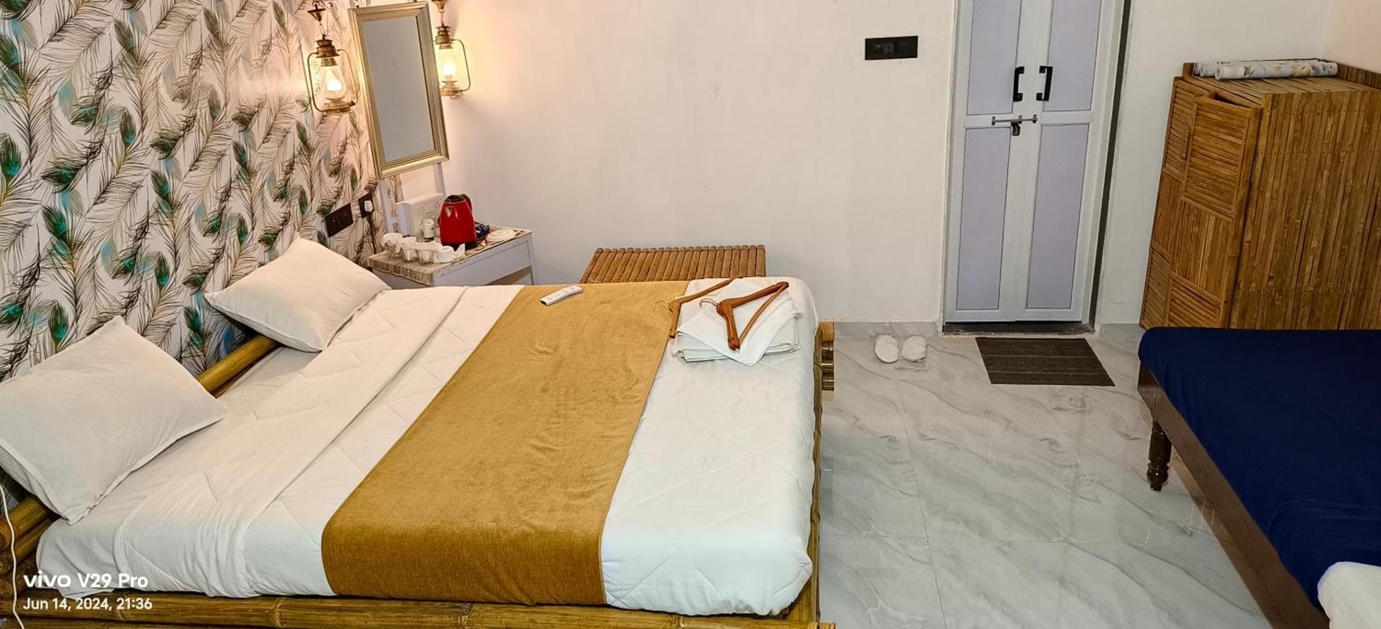 Modhera Sunrise Resort - Tents Bhungas Jungle Restaurants & Candlelight Dining Kalri Eksteriør billede