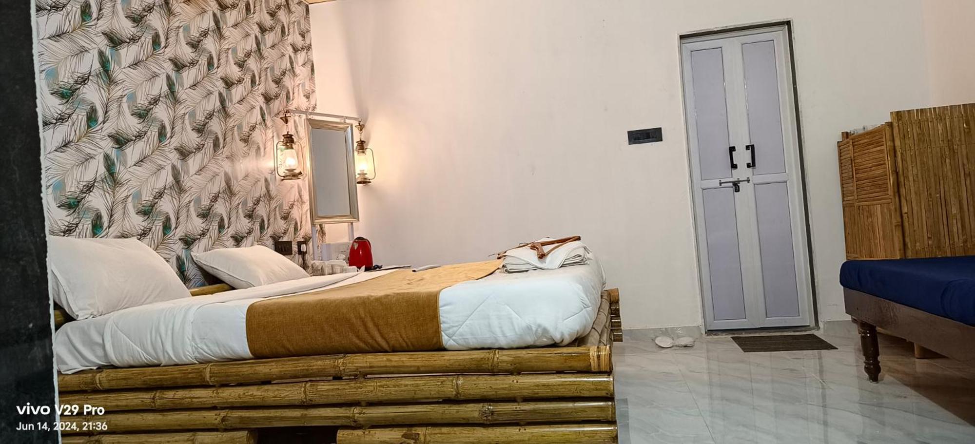Modhera Sunrise Resort - Tents Bhungas Jungle Restaurants & Candlelight Dining Kalri Eksteriør billede