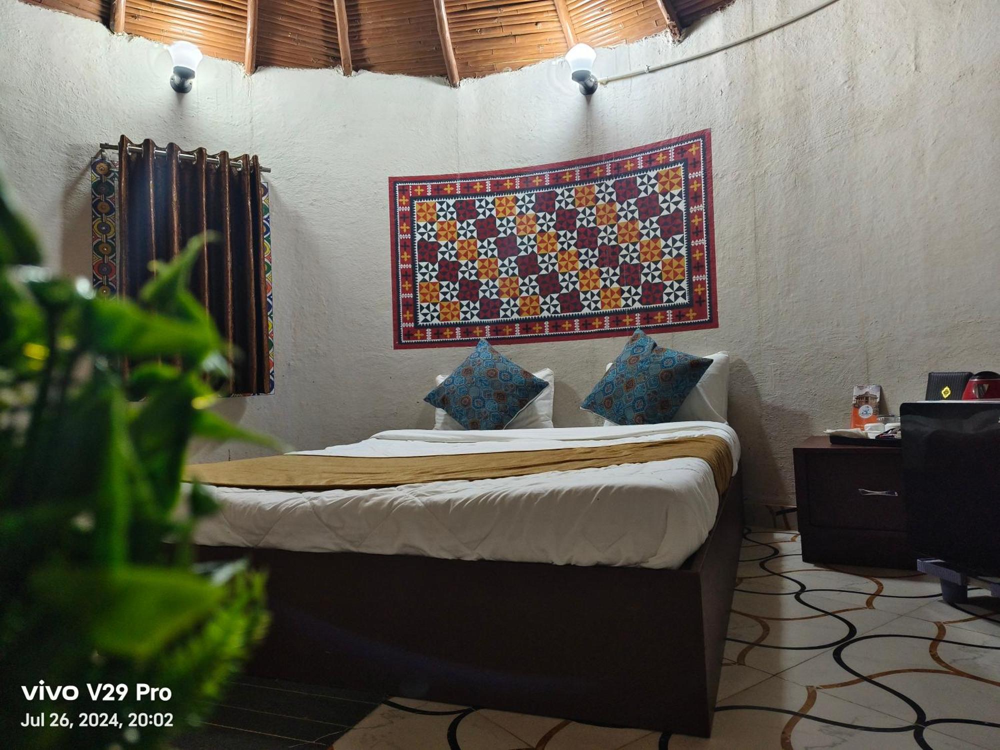 Modhera Sunrise Resort - Tents Bhungas Jungle Restaurants & Candlelight Dining Kalri Eksteriør billede